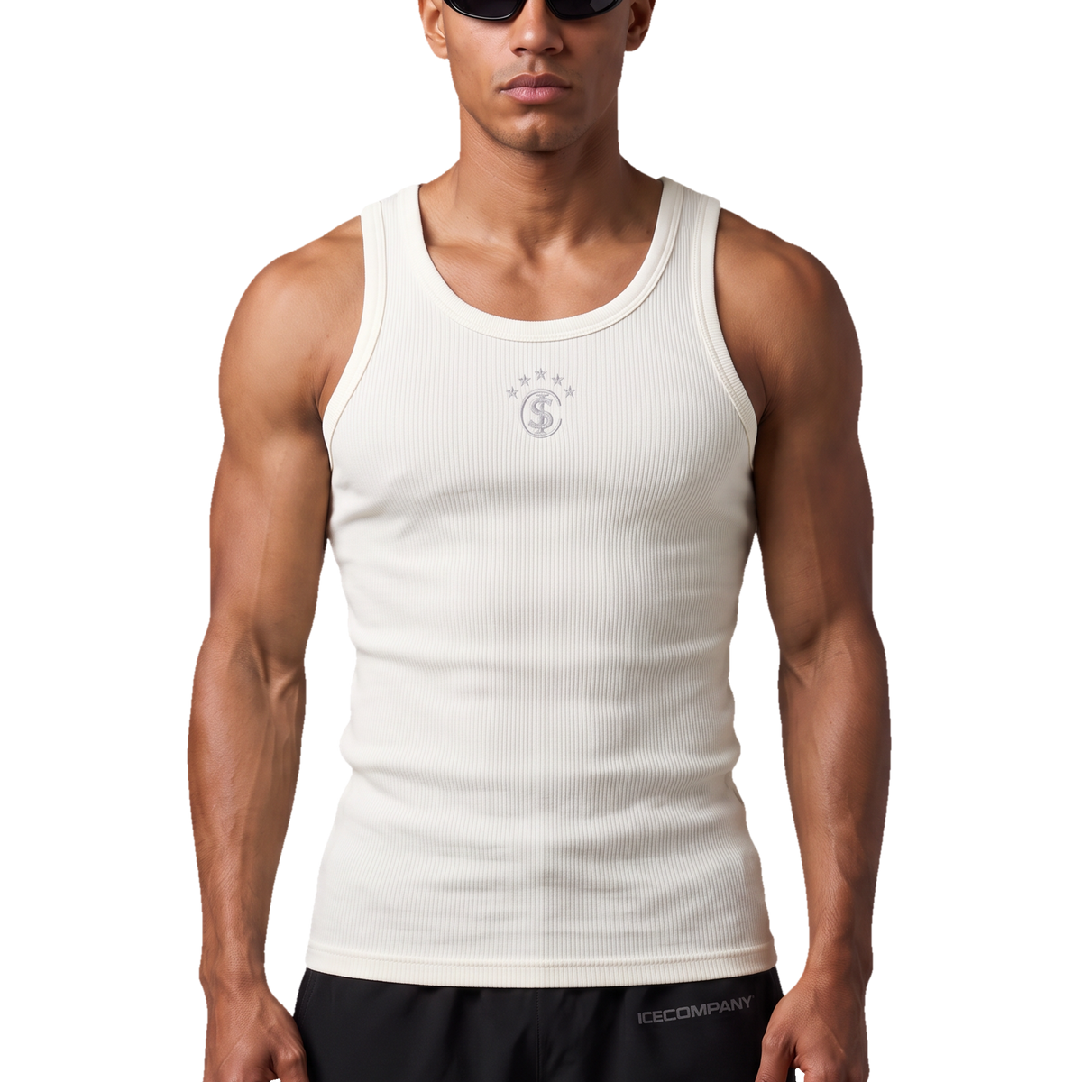 Regata Canelada Essentials Off White com modelo, foto 1