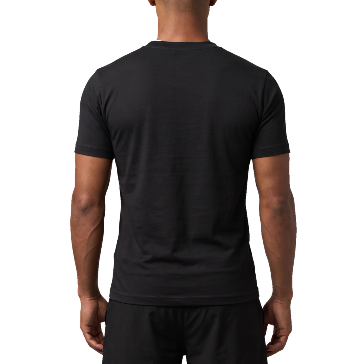 Tee Essentials Preta com modelo, foto 3